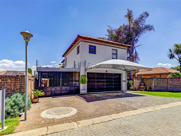 4 Bedroom House 4 Bedroom House