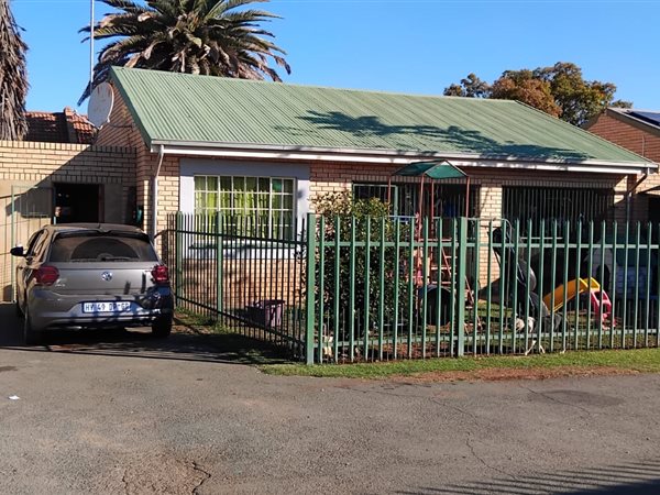 2 Bedroom Townhouse 2 Bedroom Townhouse