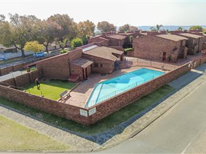 2 Bed Townhouse in The Hill