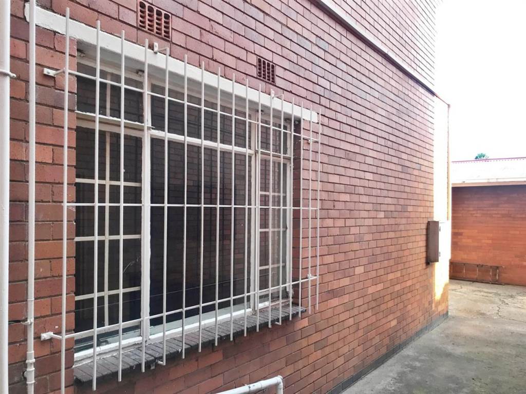 2 Bed Apartment in Boksburg Central photo number 19