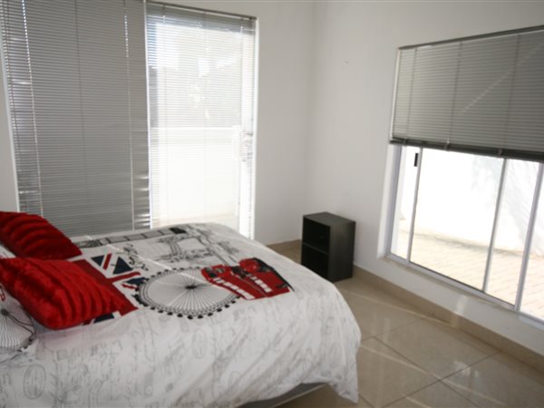 2 Bed Apartment in Woodhill