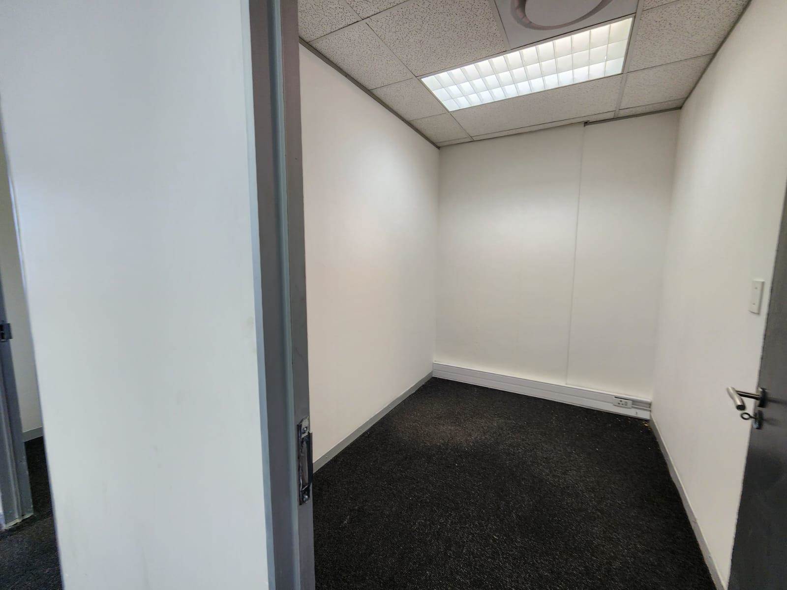232  m² Commercial space in Claremont photo number 12