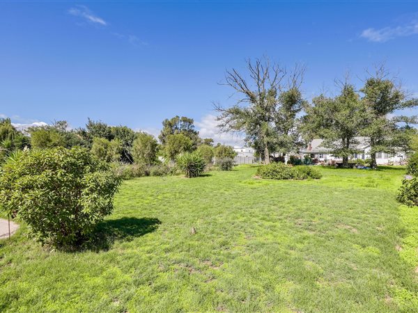 6761 m² Land available in Croydon