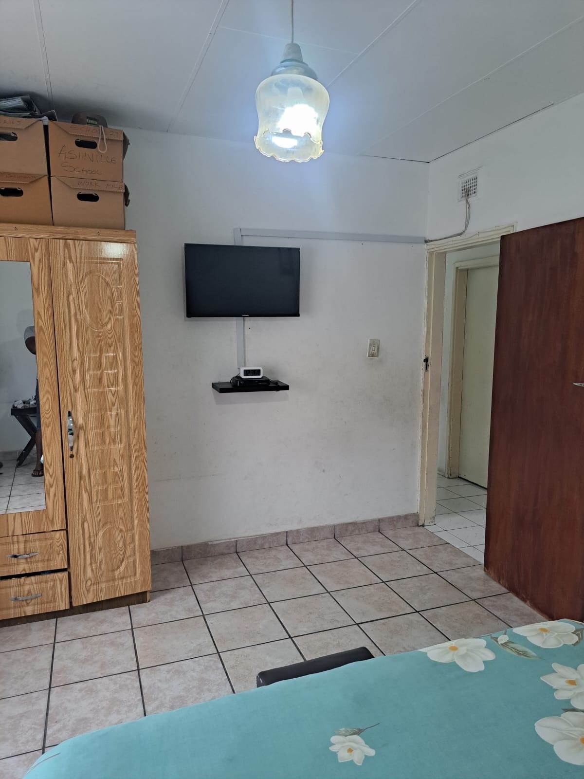 2 Bed Flat in Stanger Central photo number 8
