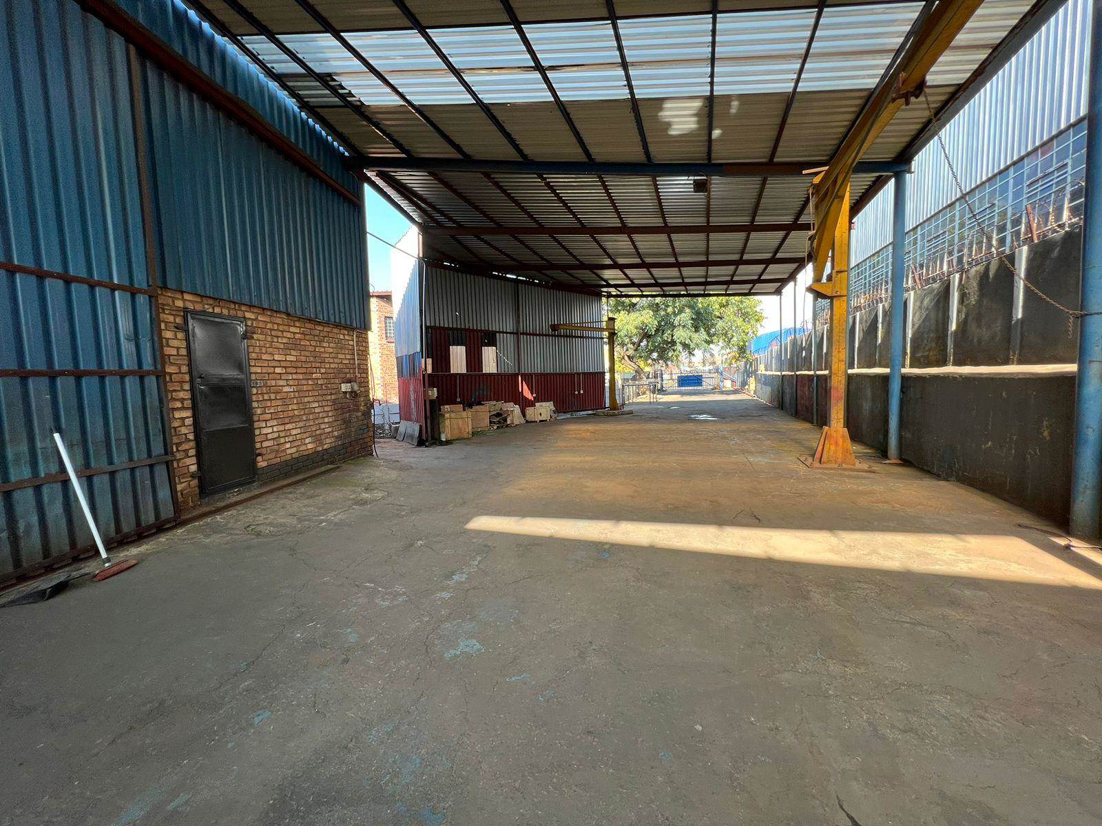 1000  m² Industrial space in Driehoek photo number 4
