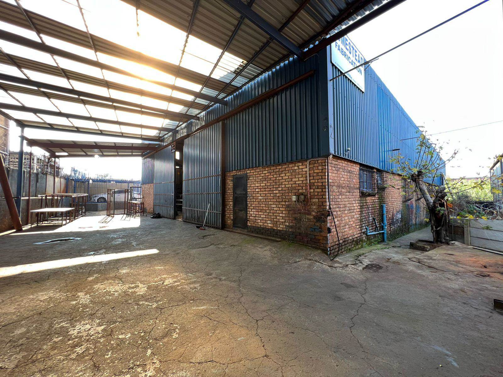 1000  m² Industrial space in Driehoek photo number 3