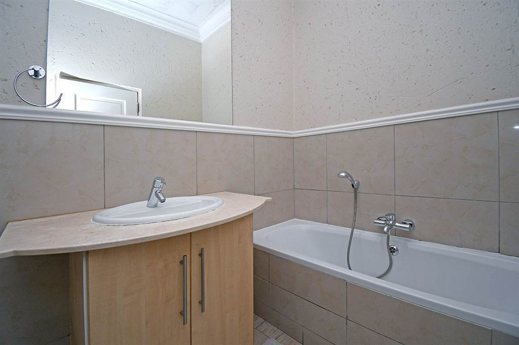 2 Bed House in Morningside photo number 15