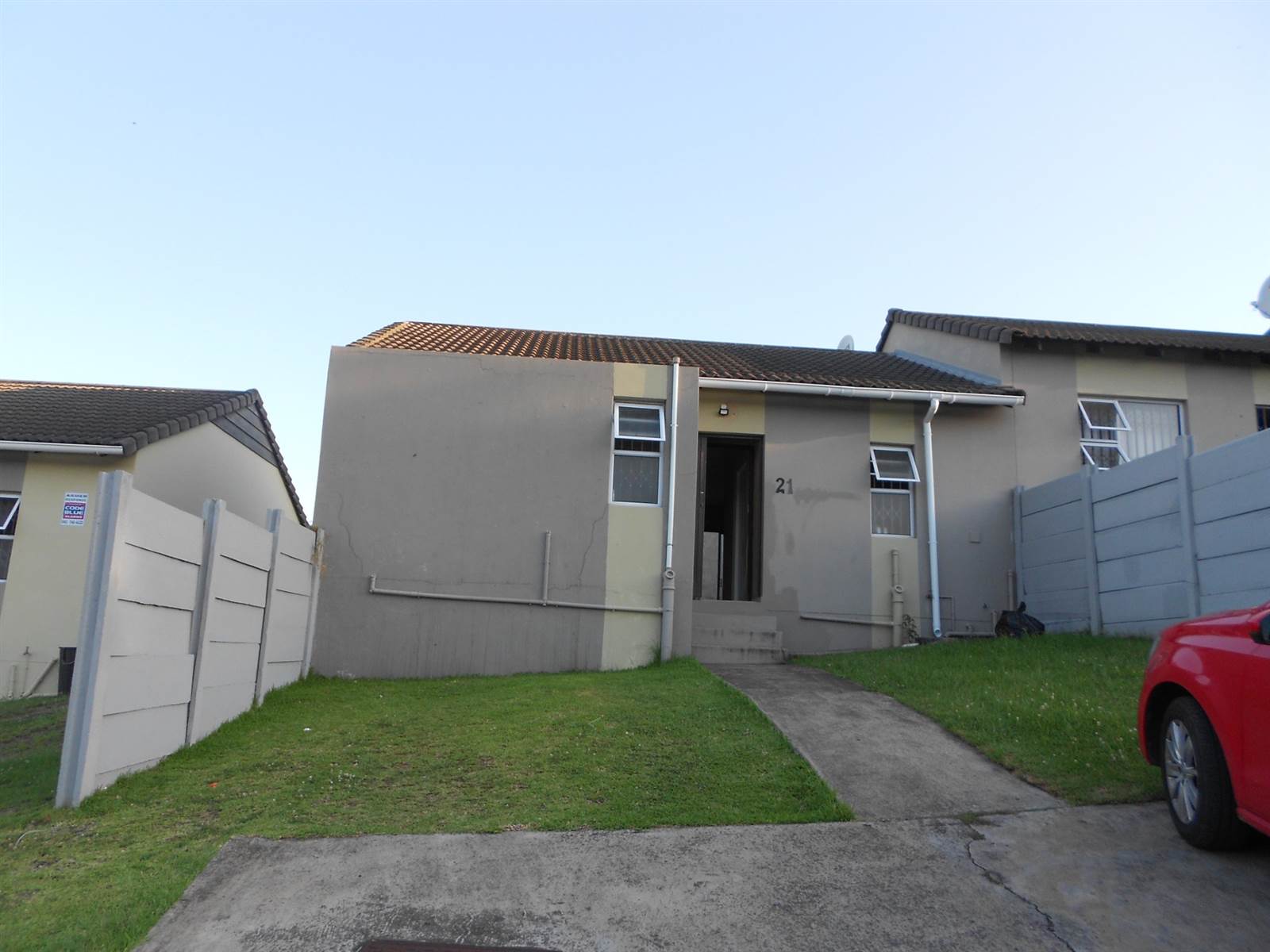 2 Bed Townhouse in Southernwood photo number 17