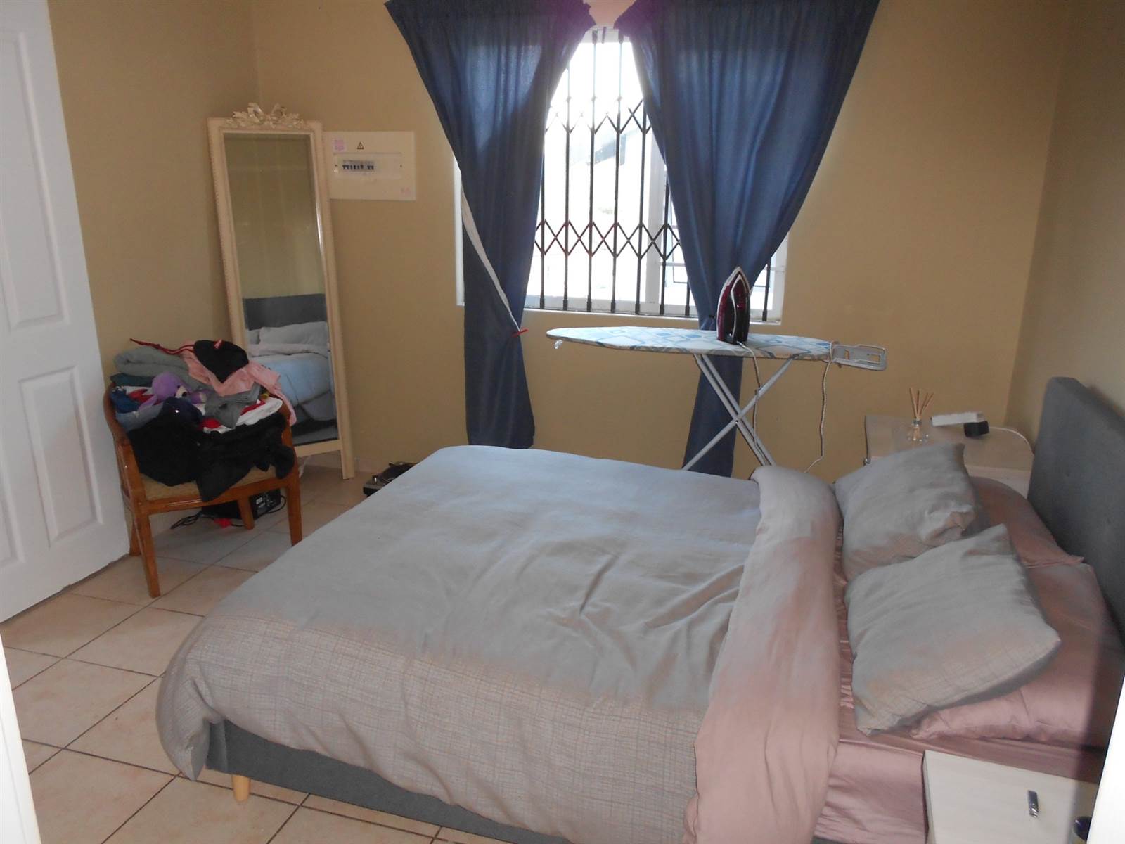 2 Bed Townhouse in Southernwood photo number 7