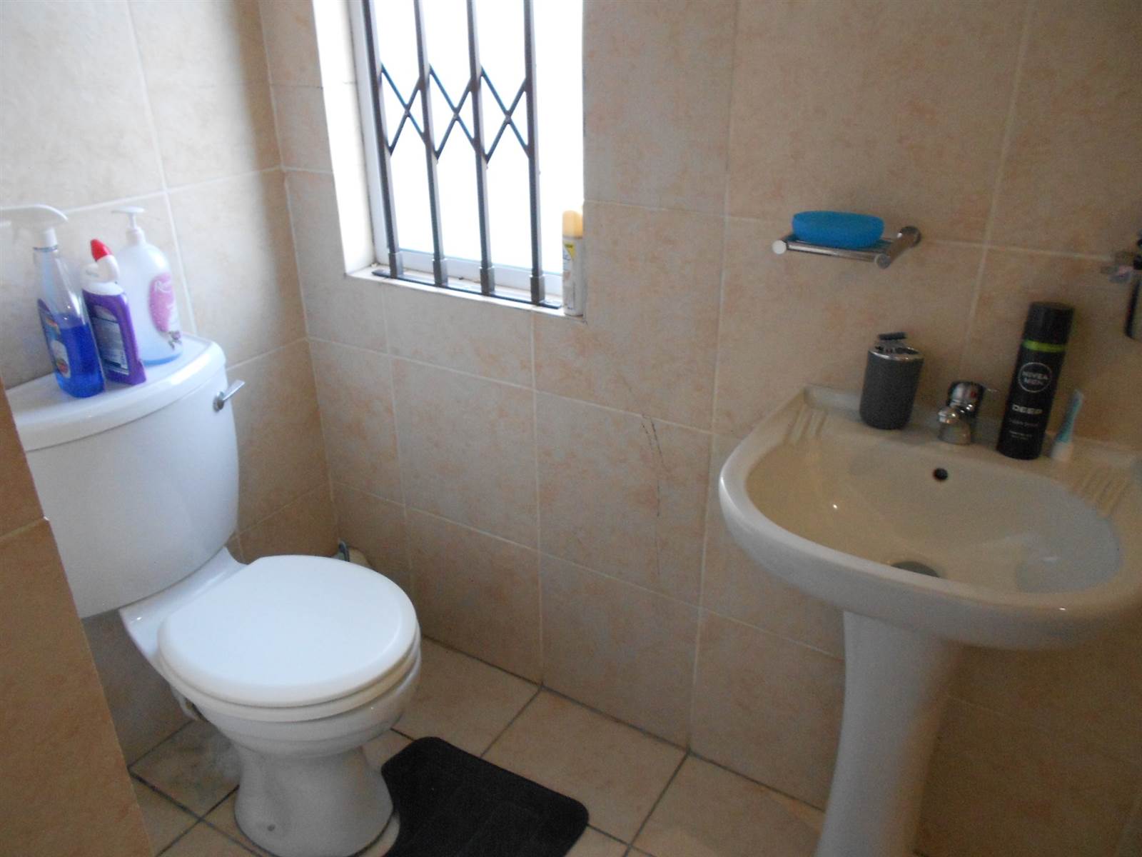 2 Bed Townhouse in Southernwood photo number 11