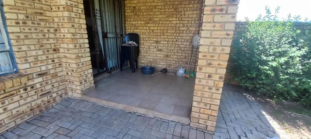 2 Bed Townhouse in Riversdale photo number 12