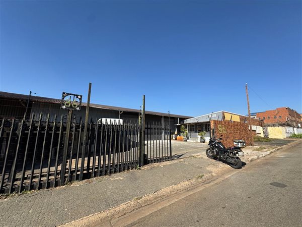 750 m² Industrial space 750 m² Industrial space