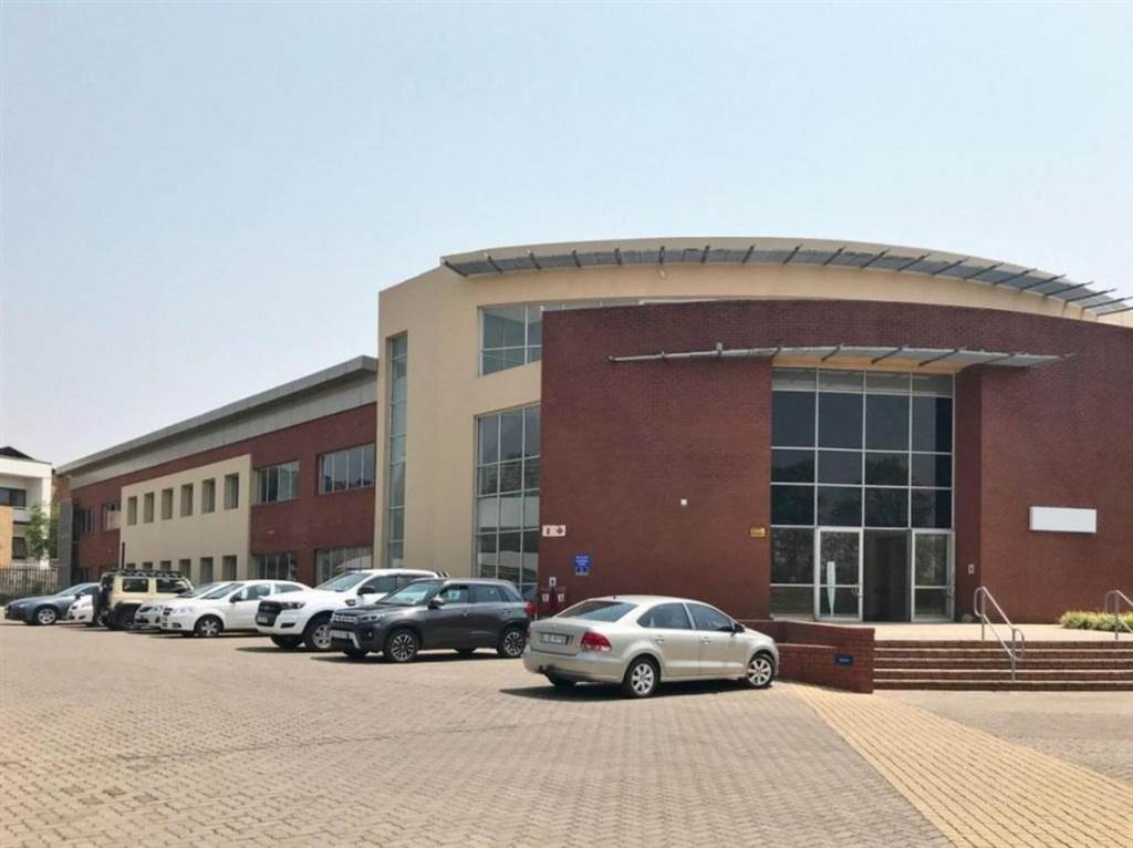 411.35  m² Office Space in Bedfordview photo number 1