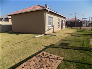 2 Bed House in Lehae