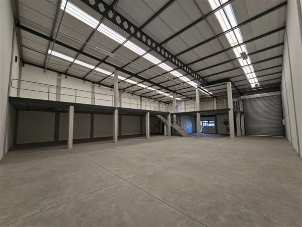 608  m² Industrial space