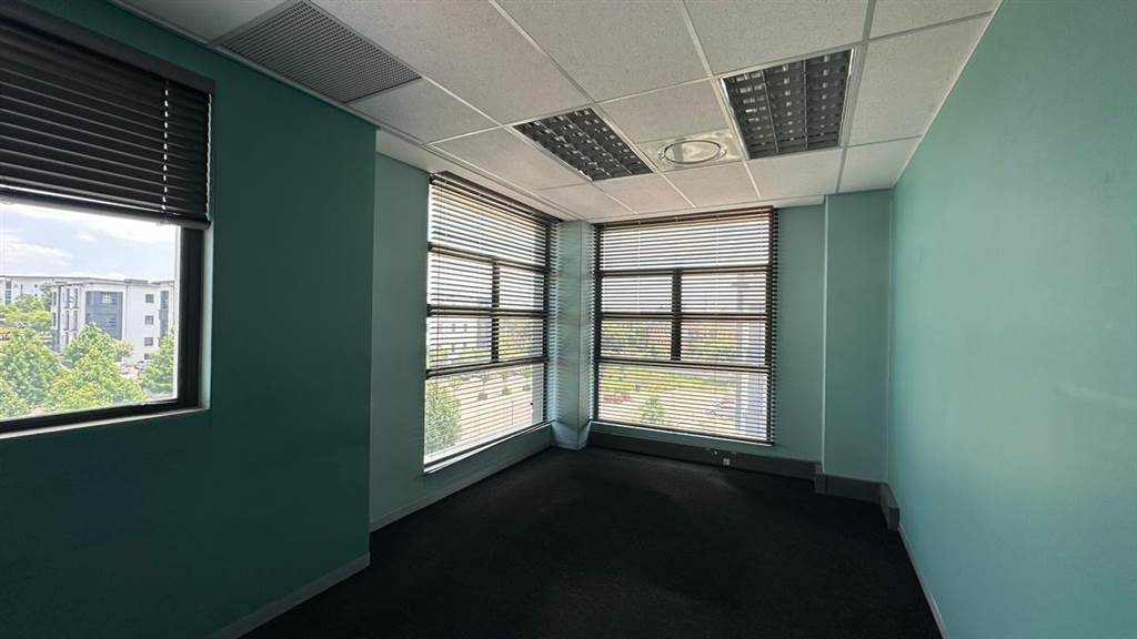 495  m² Commercial space in Highveld photo number 5