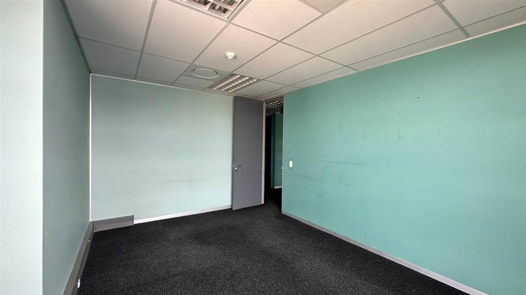 495  m² Commercial space in Highveld photo number 7
