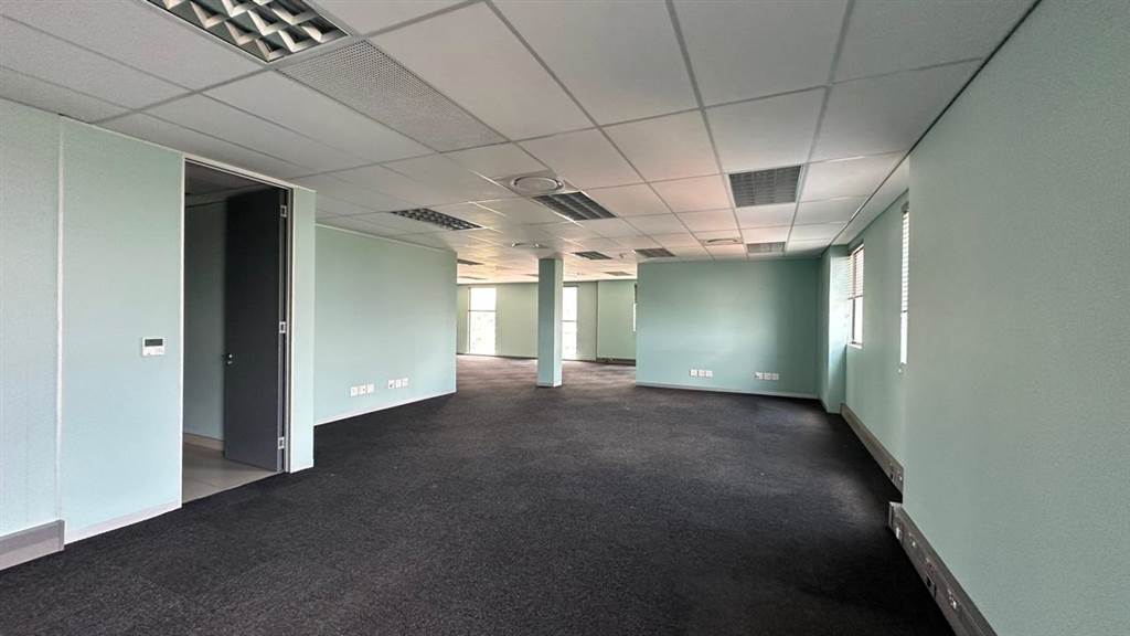 495  m² Commercial space in Highveld photo number 18