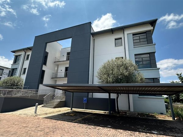 495  m² Commercial space in Highveld