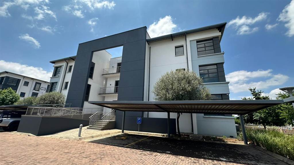 495  m² Commercial space in Highveld photo number 1