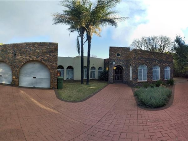 4 Bedroom House 4 Bedroom House