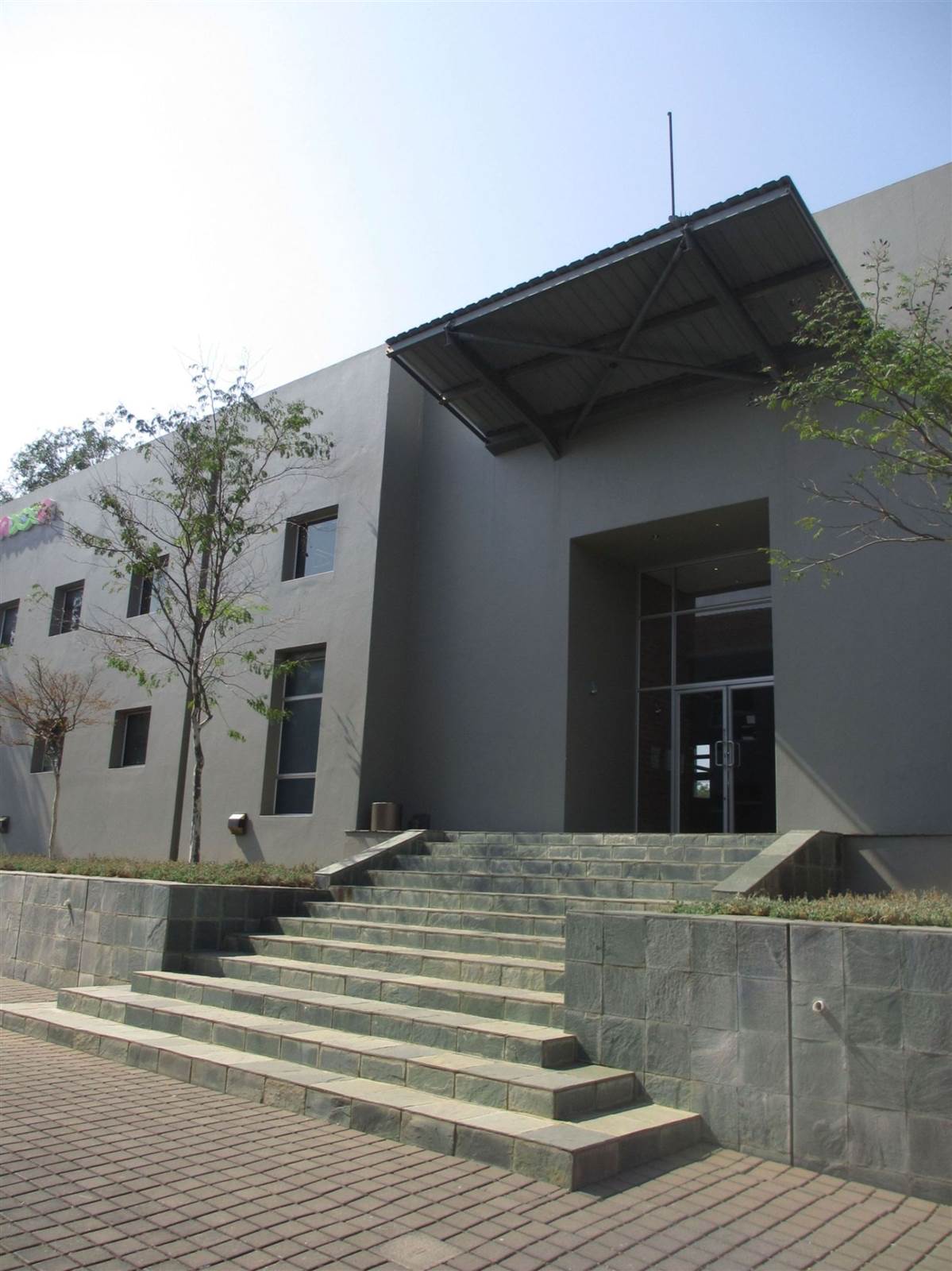 919  m² Commercial space in Fourways Gardens photo number 2