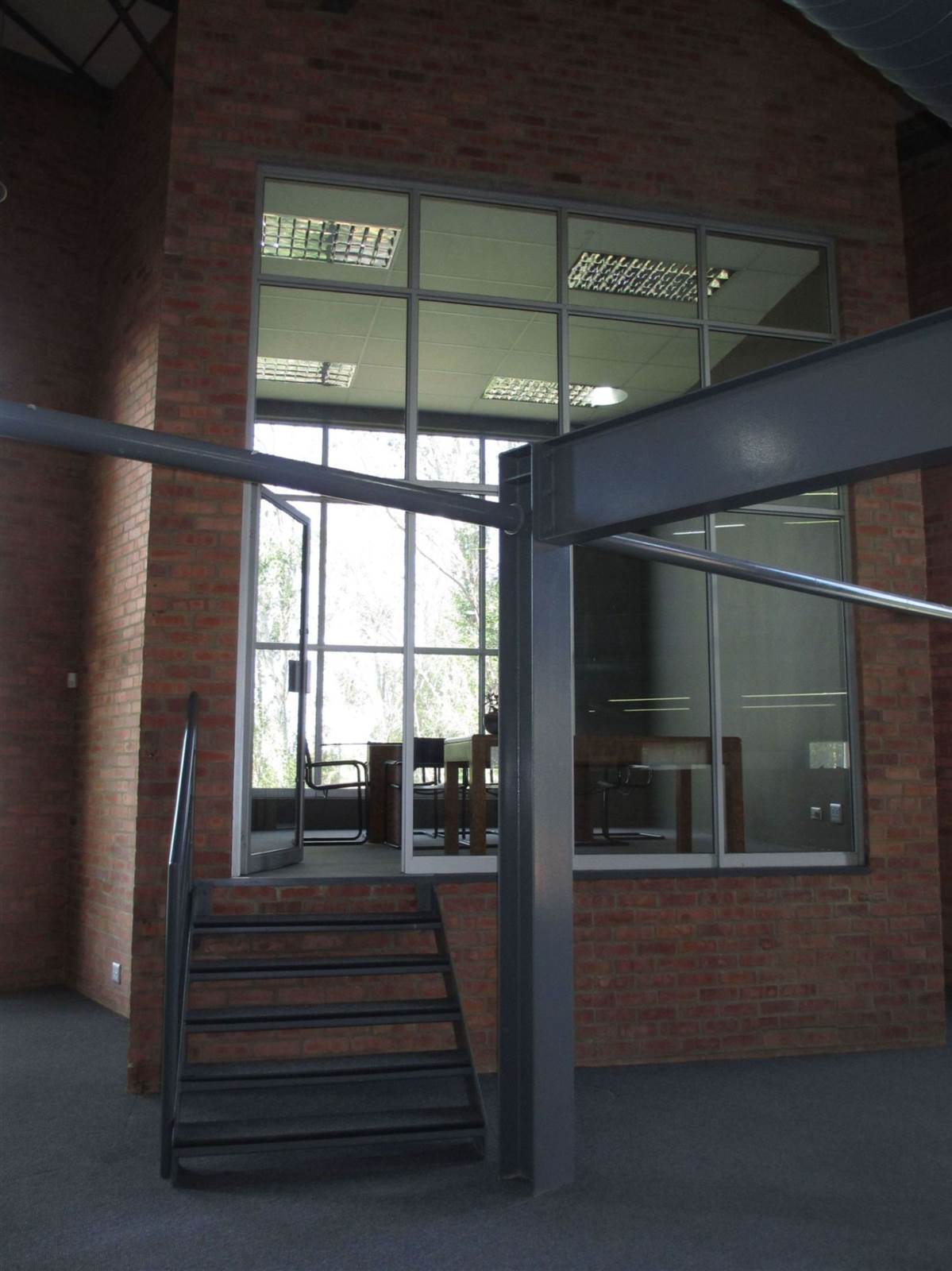 919  m² Commercial space in Fourways Gardens photo number 17