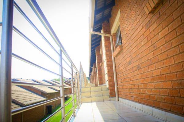 3 Bed Apartment in Sagewood photo number 13