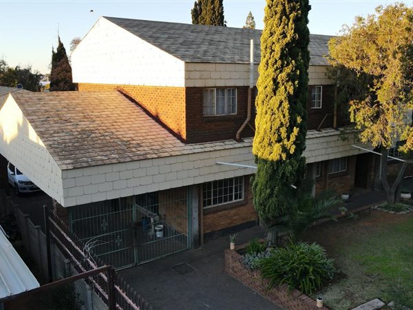 7 Bedroom House