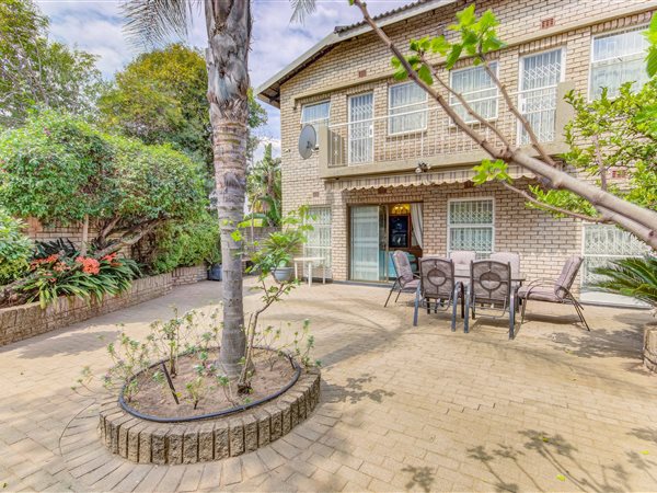 3 Bedroom Townhouse 3 Bedroom Townhouse