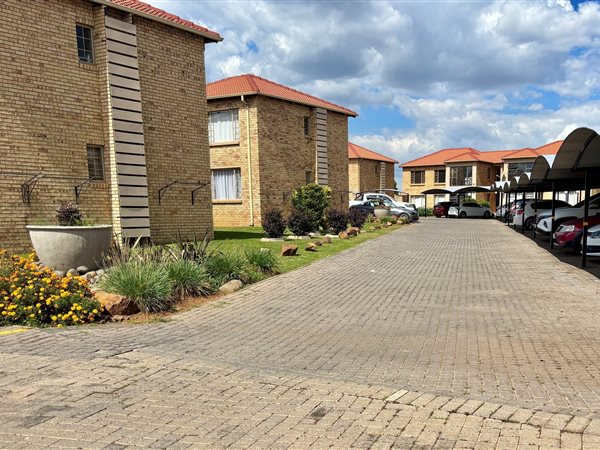 2 Bedroom Townhouse 2 Bedroom Townhouse