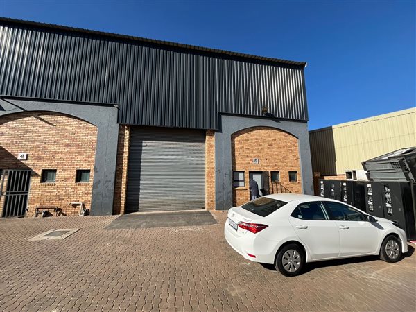 375  m² Industrial space