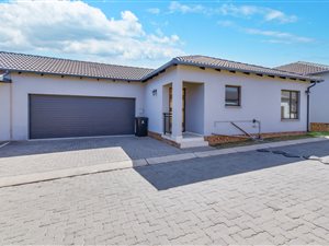 3 Bed Townhouse in Parkrand