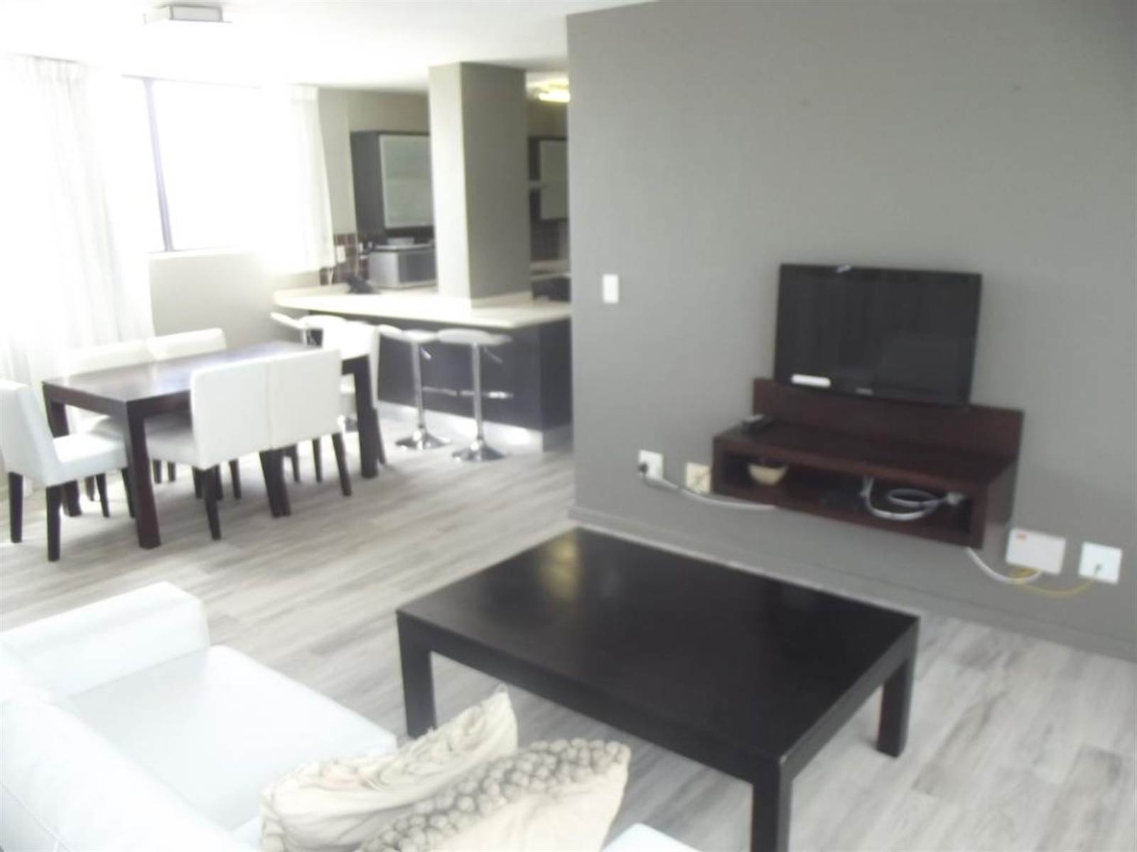 3 Bed Apartment in Tableview photo number 2