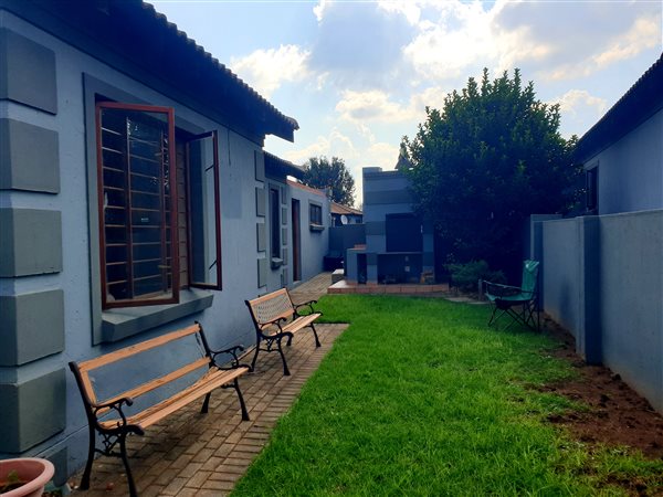 2 Bedroom Townhouse 2 Bedroom Townhouse