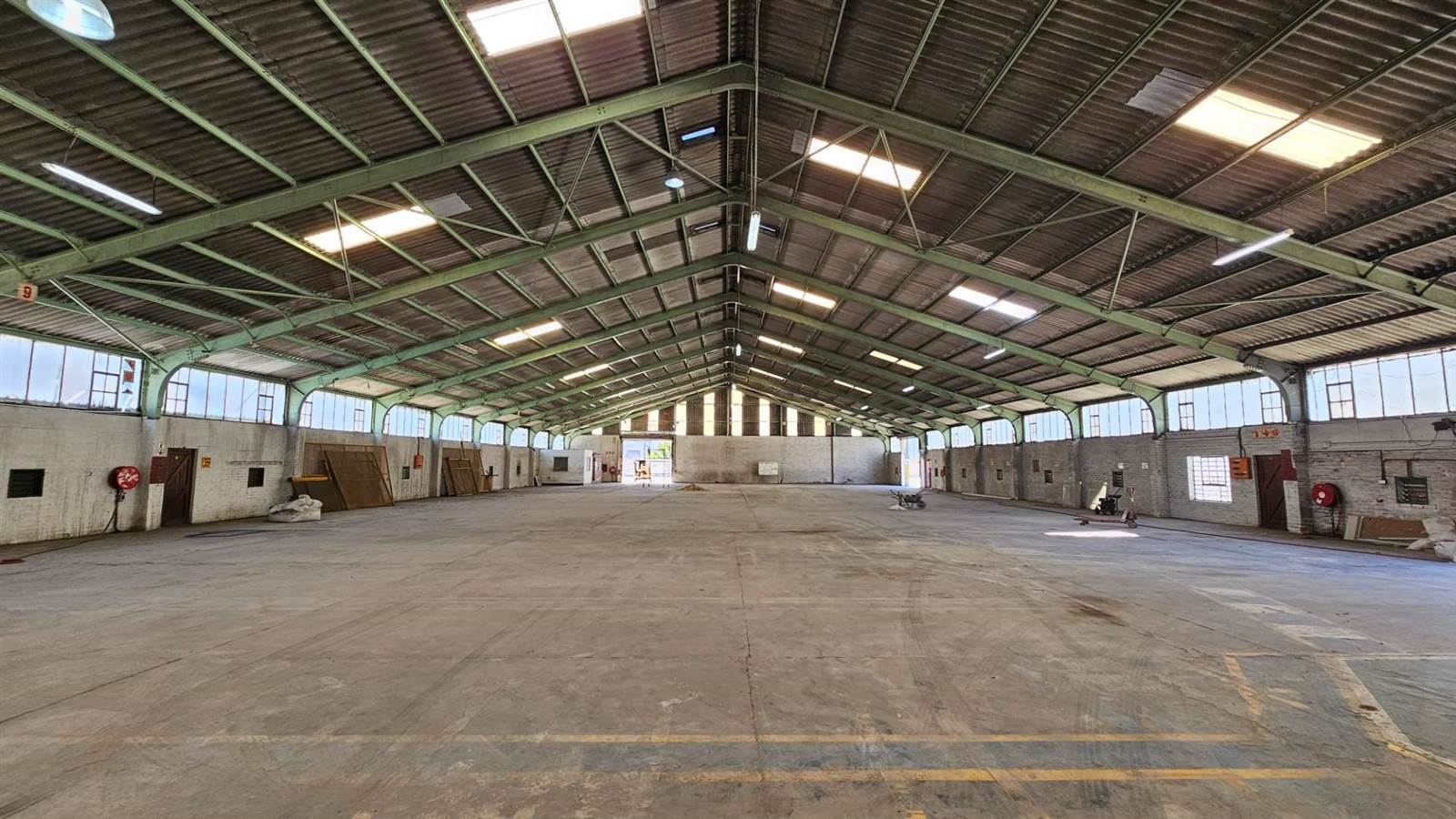 1200  m² Industrial space in Epping photo number 1