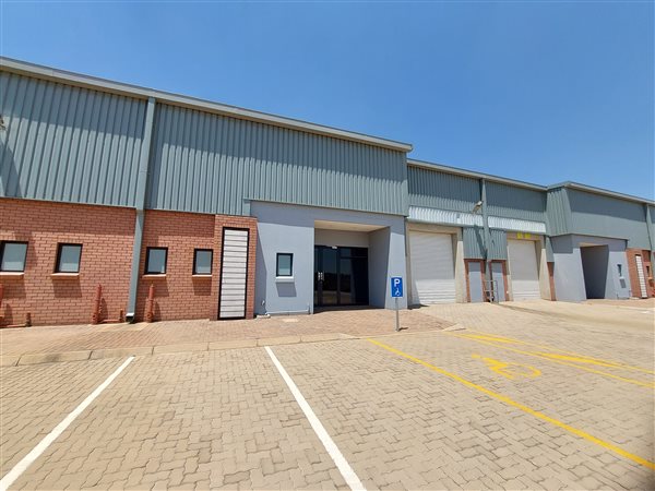 669  m² Industrial space in Clayville