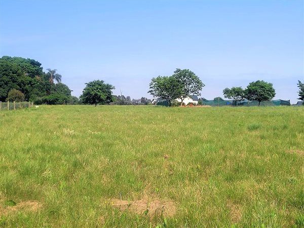 1 428 m² Land