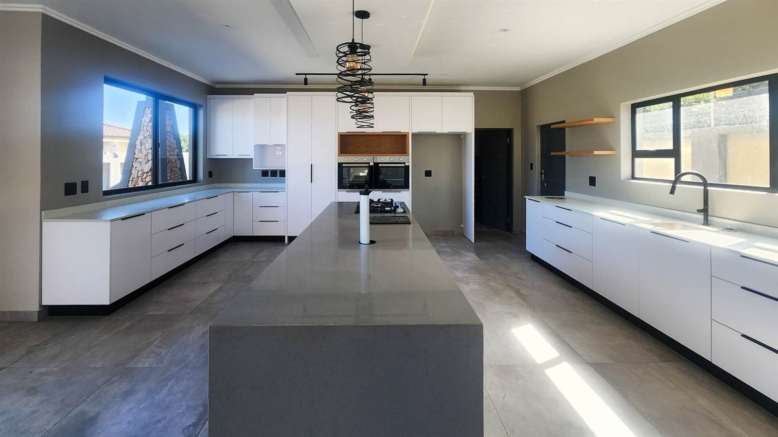 4 Bed House in Shelly Beach photo number 9
