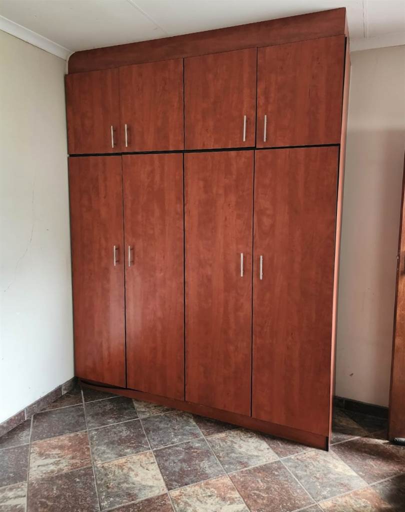 Studio Apartment to rent in Springs Central RR4090732 Private Property