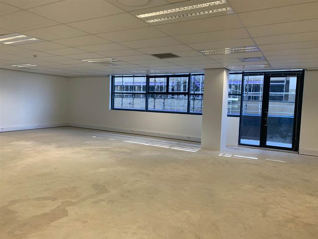 175  m² Commercial space in Illovo photo number 9