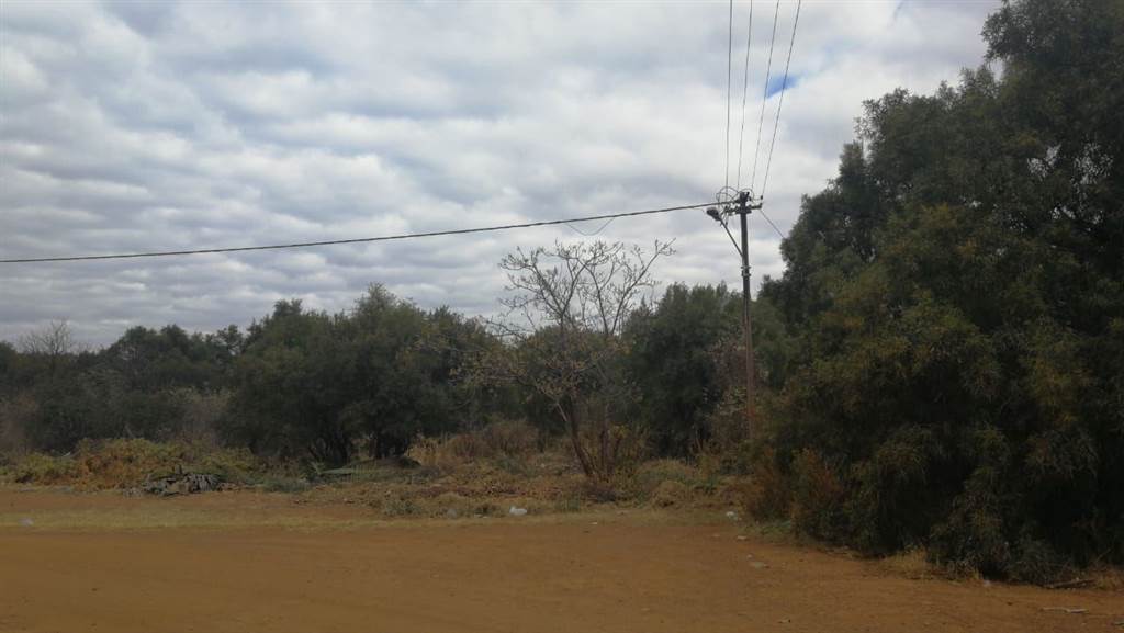 710 m² Land available in Zeerust photo number 1