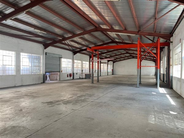 1 850  m² Industrial space