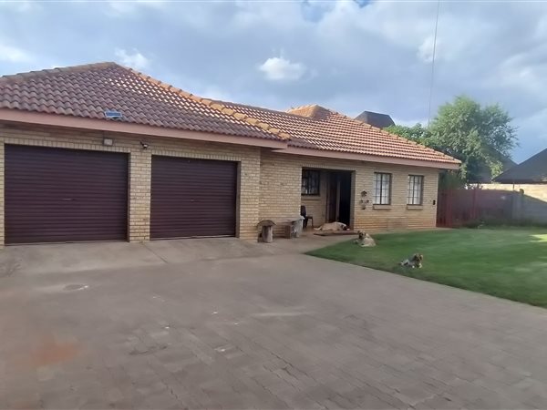 3 Bed House in Jan Kempdorp