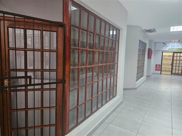 25  m² Commercial space