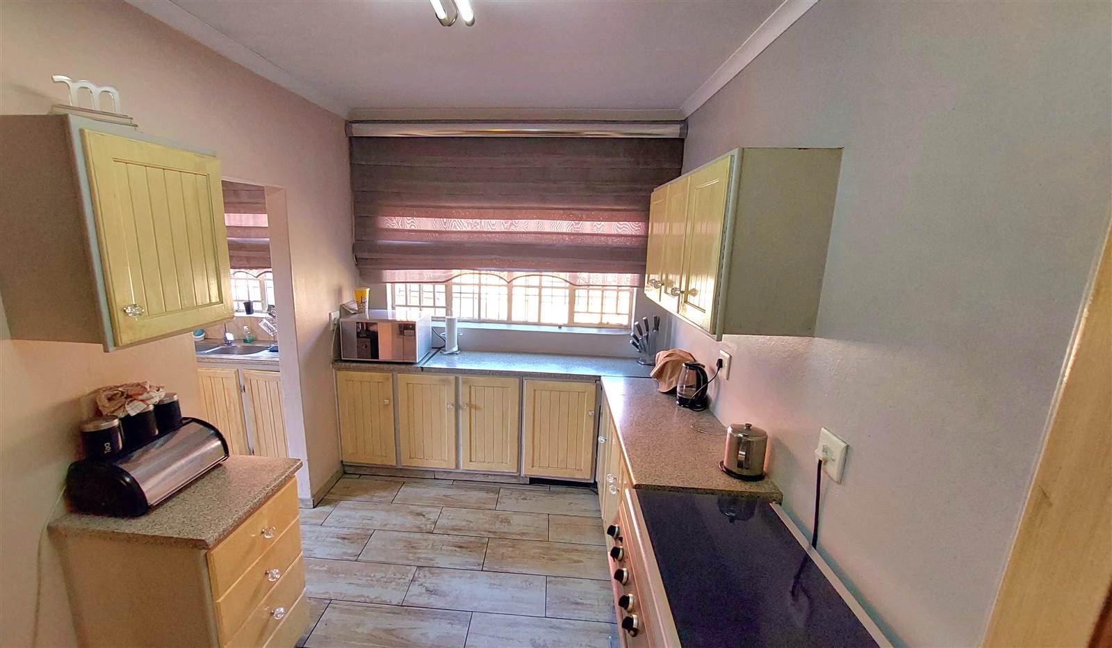 4 Bed House in Benoni Central photo number 3