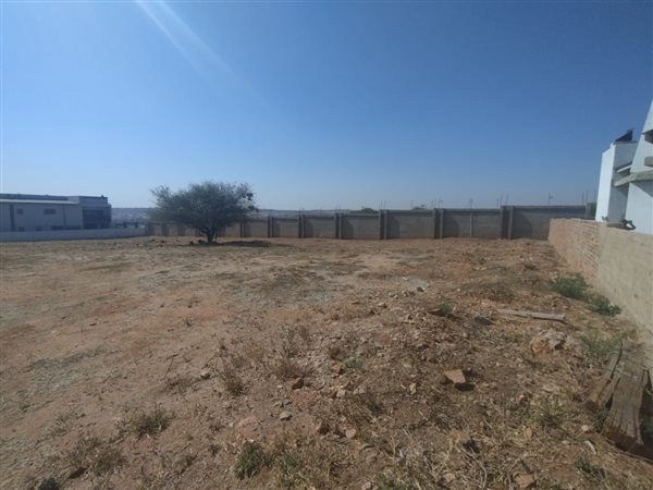 621 m² Land