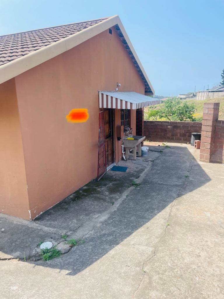 3 Bed House in Umlazi photo number 4