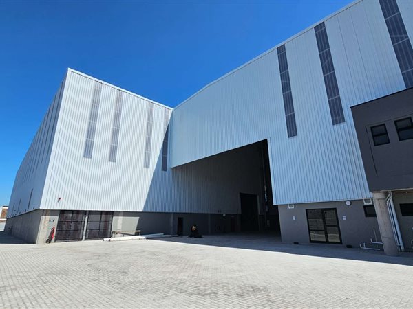 4 740  m² Industrial space