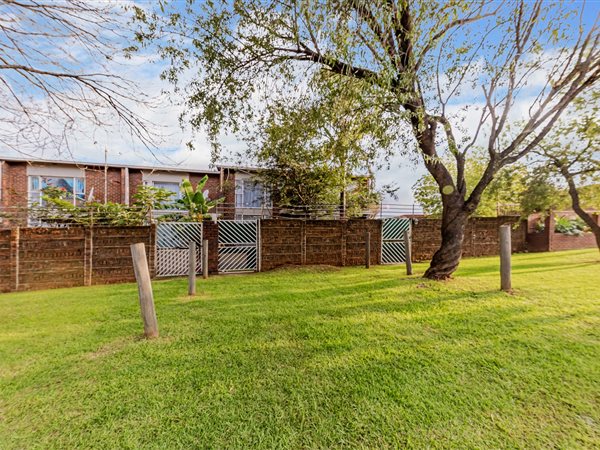 3 Bedroom Townhouse 3 Bedroom Townhouse